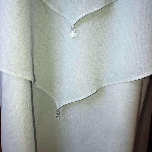 VIRGO SIZE 6 SAGE GREEN 3 TIERED DRESS WITH SHEER SLEEVES AND SPLIT BACK SEE PIC - Picture 2 of 11